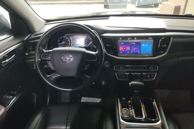 Used GAC Trumpchi GS7 2017 280T Two-Wheel Drive Luxury Model Center Console