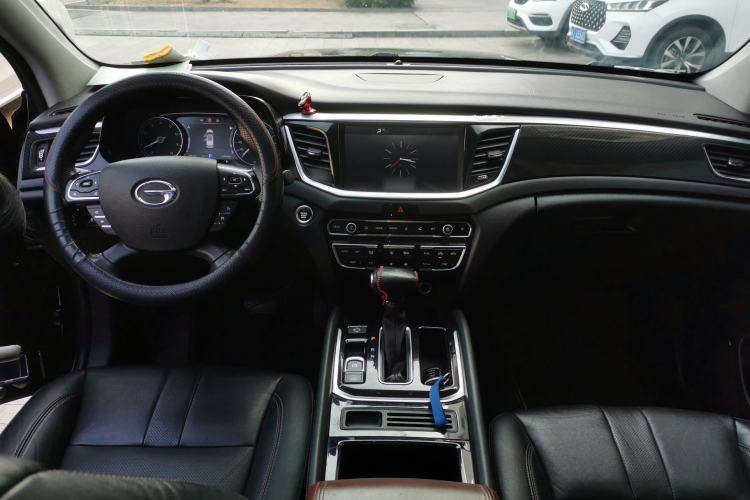 Used GAC Trumpchi GS7 2017 280T Two-Wheel Drive Luxury Model Center Console
