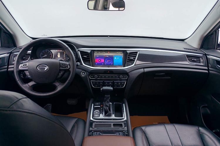 Used GAC Trumpchi GS7 2017 280T Two-Wheel Drive Luxury Model Center Console