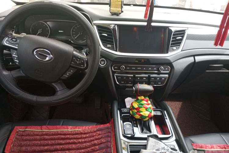 Used GAC Trumpchi GS7 2017 320T Two-Wheel-Drive Luxury Smart Connectivity Model Center Console