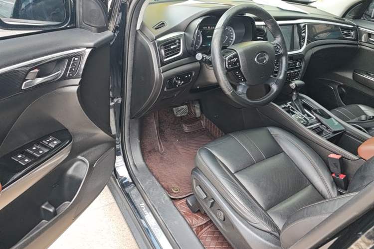 Used GAC Trumpchi GS7 2017 320T Two-Wheel-Drive Luxury Smart Connectivity Model Driver Seat