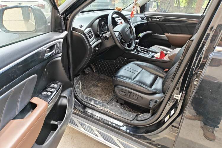 Used GAC Trumpchi GS7 2017 320T Two-Wheel-Drive Luxury Smart Connectivity Model Driver Seat