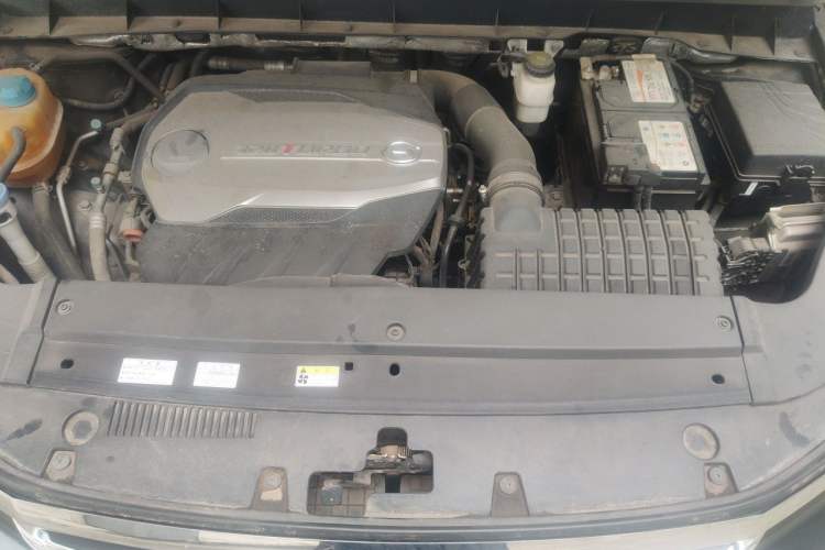 Used GAC Trumpchi GS7 2017 320T Two-Wheel-Drive Luxury Smart Connectivity Model Engine Bay
