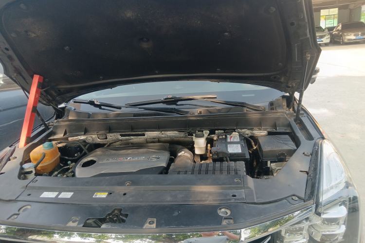 Used GAC Trumpchi GS7 2017 320T Two-Wheel-Drive Luxury Smart Connectivity Model Engine Bay