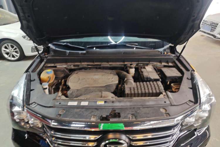 Used GAC Trumpchi GS7 2017 320T Four-Wheel Drive Luxury Smart Connectivity Model Engine Bay