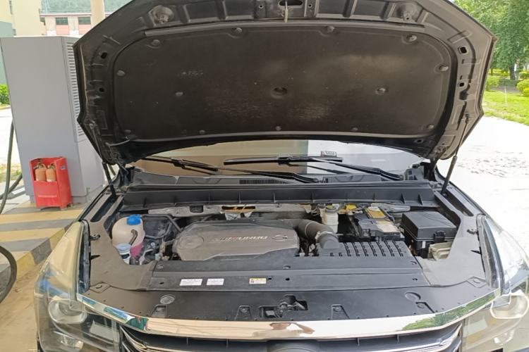 Used GAC Trumpchi GS7 2017 280T Two-Wheel Drive Luxury Model Engine Bay