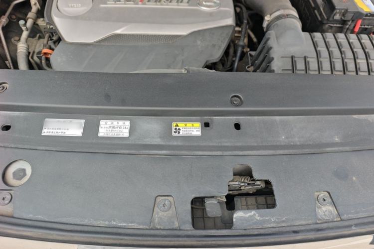 Used GAC Trumpchi GS7 2017 320T Two-Wheel-Drive Luxury Smart Connectivity Model Engine Bay