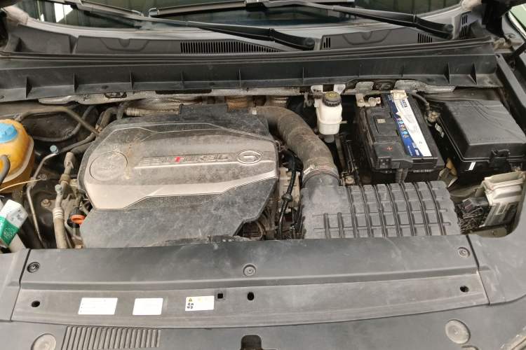 Used GAC Trumpchi GS7 2017 320T Two-Wheel-Drive Luxury Smart Connectivity Model Engine Bay