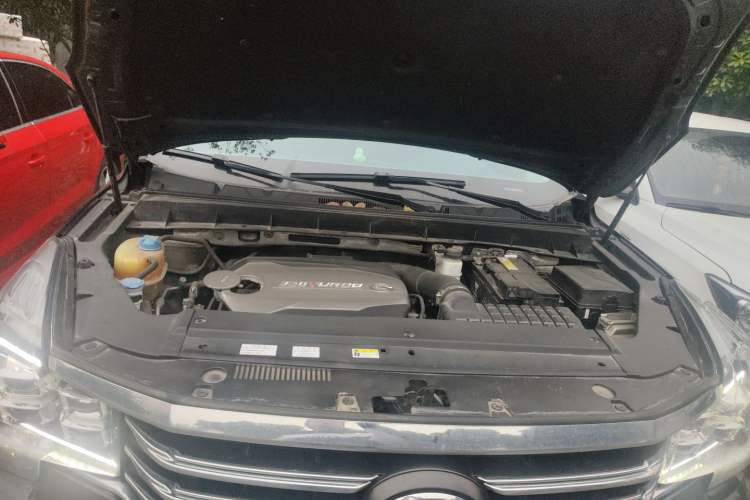 Used GAC Trumpchi GS7 2017 320T Two-Wheel-Drive Luxury Smart Connectivity Model Engine Bay