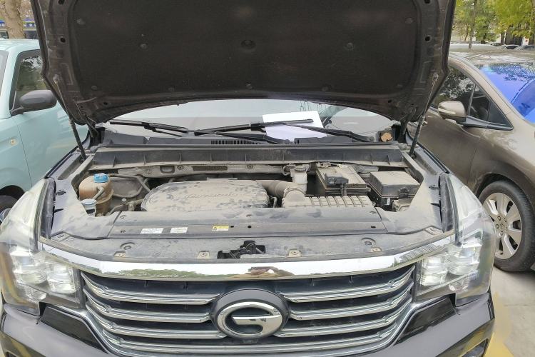 Used GAC Trumpchi GS7 2017 320T Two-Wheel-Drive Luxury Smart Connectivity Model Engine Bay
