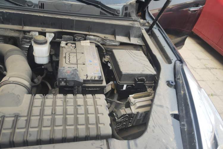 Used GAC Trumpchi GS7 2017 320T Two-Wheel-Drive Luxury Smart Connectivity Model Engine Bay Left