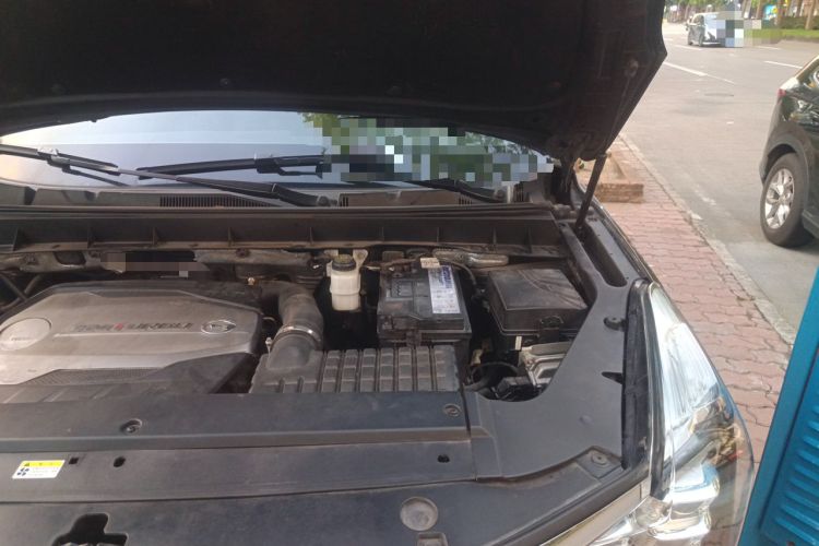 Used GAC Trumpchi GS7 2017 320T Two-Wheel-Drive Luxury Smart Connectivity Model Engine Bay Left