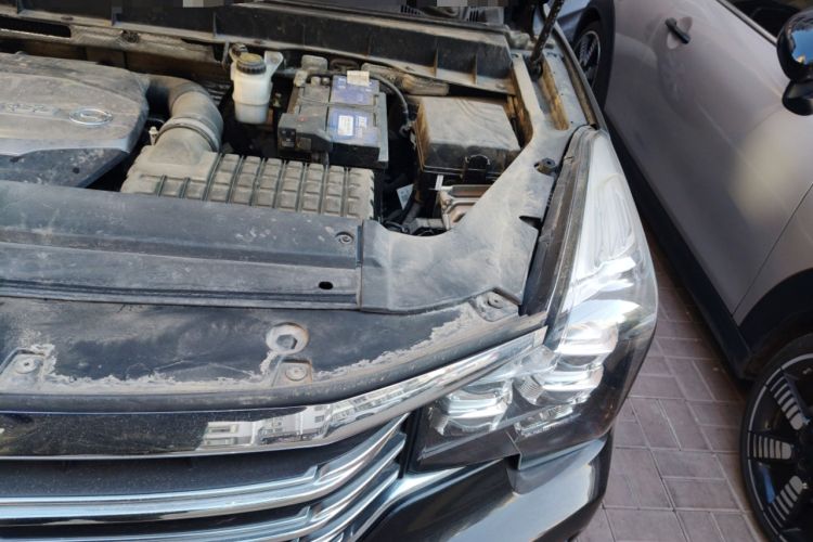 Used GAC Trumpchi GS7 2017 320T Two-Wheel-Drive Luxury Smart Connectivity Model Engine Bay Left