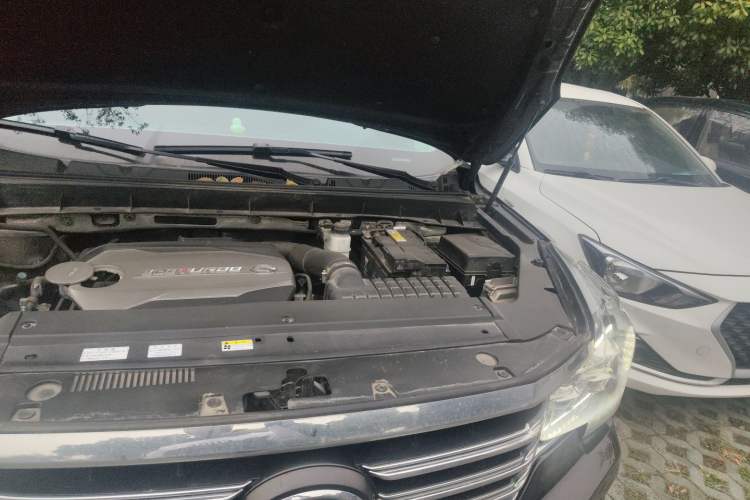 Used GAC Trumpchi GS7 2017 320T Two-Wheel-Drive Luxury Smart Connectivity Model Engine Bay Left