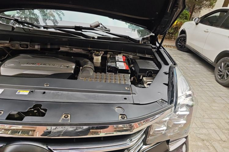 Used GAC Trumpchi GS7 2017 320T Two-Wheel-Drive Luxury Smart Connectivity Model Engine Bay Left