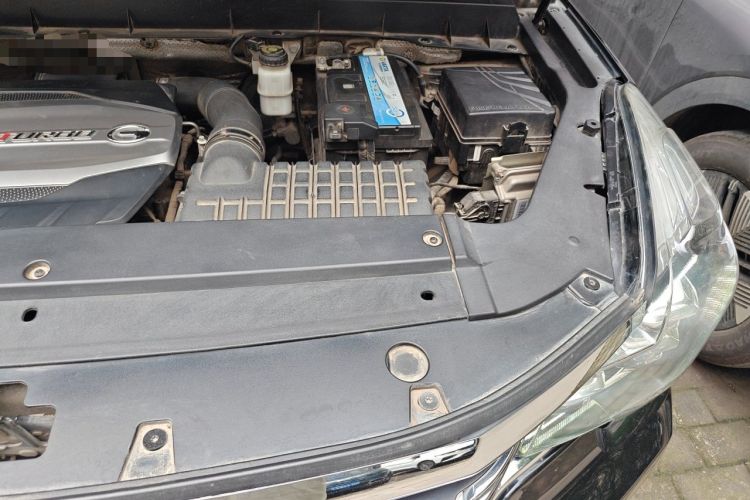 Used GAC Trumpchi GS7 2017 320T Two-Wheel-Drive Luxury Smart Connectivity Model Engine Bay Left