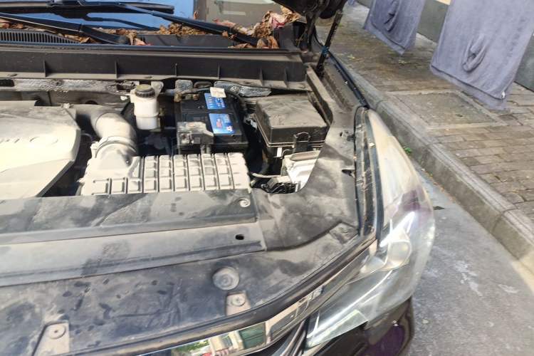 Used GAC Trumpchi GS7 2017 280T Two-Wheel Drive Luxury Model Engine Bay Left
