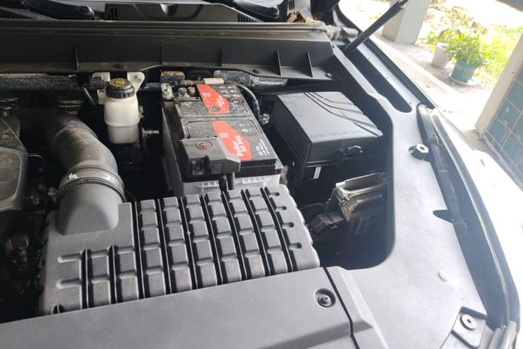Used GAC Trumpchi GS7 2017 320T Two-Wheel-Drive Luxury Smart Connectivity Model Engine Bay Left