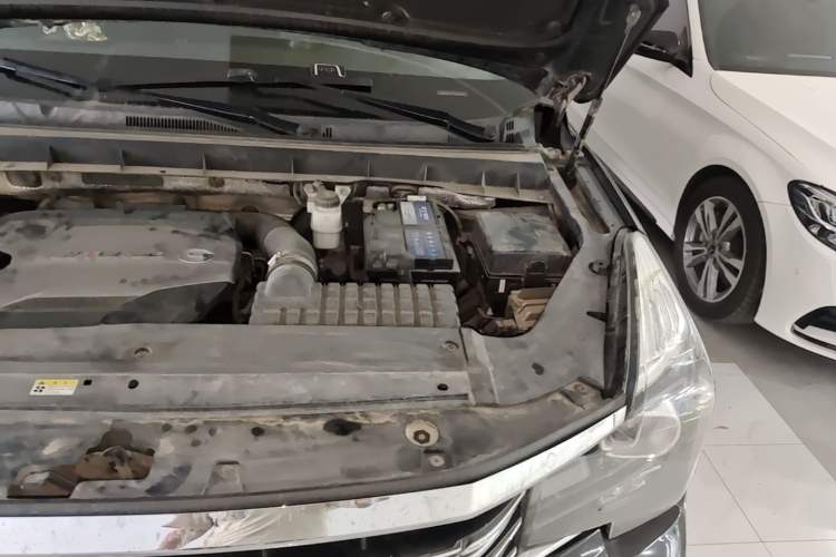 Used GAC Trumpchi GS7 2017 280T Two-Wheel Drive Luxury Model Engine Bay Left