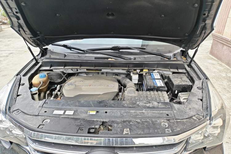 Used GAC Trumpchi GS7 2017 320T Two-Wheel-Drive Luxury Smart Connectivity Model Engine Bay