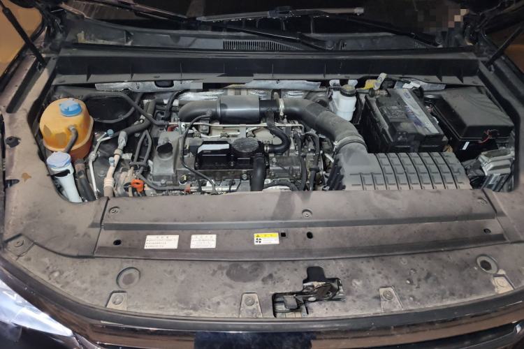 Used GAC Trumpchi GS7 2017 320T Two-Wheel-Drive Luxury Smart Connectivity Model Engine Bay