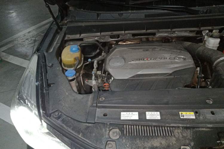 Used GAC Trumpchi GS7 2017 280T Two-Wheel Drive Luxury Model Engine Bay Right