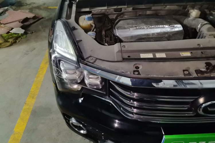Used GAC Trumpchi GS7 2017 320T Two-Wheel-Drive Luxury Smart Connectivity Model Engine Bay Right