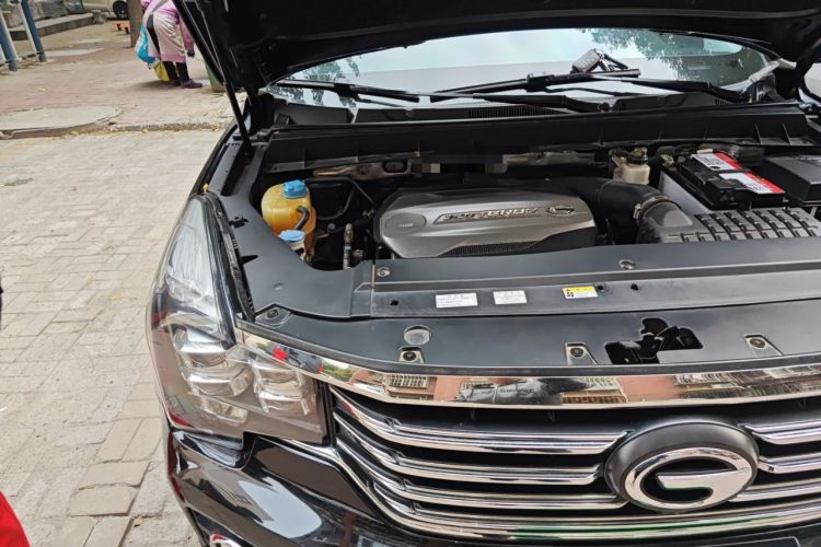 Used GAC Trumpchi GS7 2017 320T Two-Wheel-Drive Luxury Smart Connectivity Model Engine Bay Right