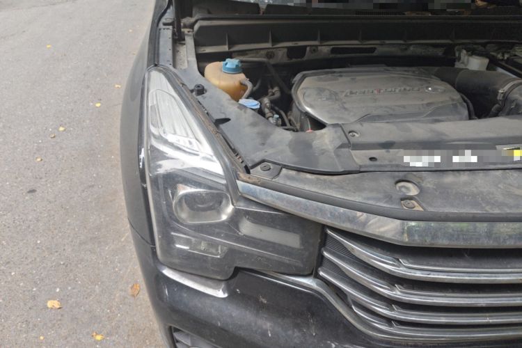 Used GAC Trumpchi GS7 2017 280T Two-Wheel Drive Luxury Model Engine Bay Right