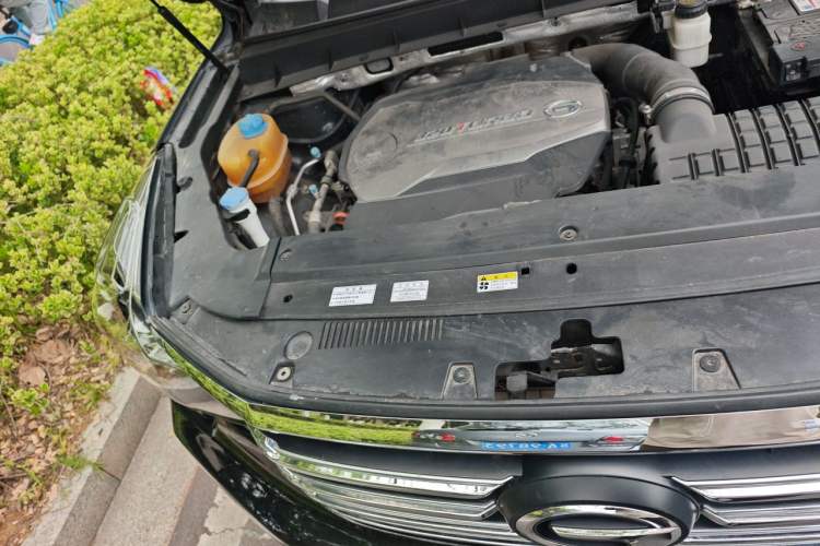 Used GAC Trumpchi GS7 2017 320T Two-Wheel-Drive Luxury Smart Connectivity Model Engine Bay Right