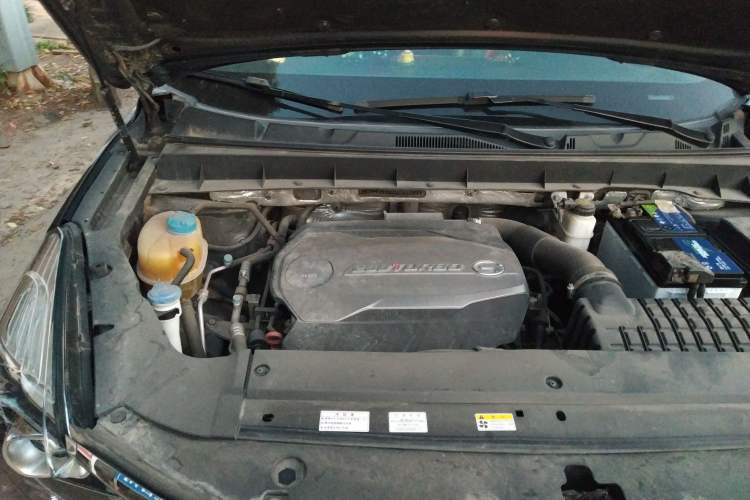 Used GAC Trumpchi GS7 2017 280T Two-Wheel Drive Luxury Model Engine Bay Right