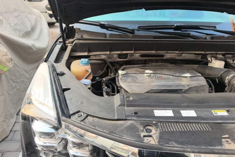 Used GAC Trumpchi GS7 2017 320T Two-Wheel-Drive Luxury Smart Connectivity Model Engine Bay Right