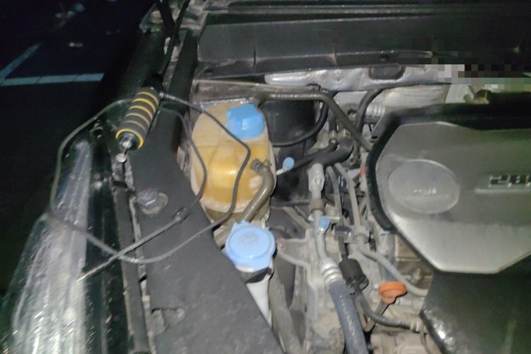 Used GAC Trumpchi GS7 2017 280T Two-Wheel Drive Luxury Model Engine Bay Right