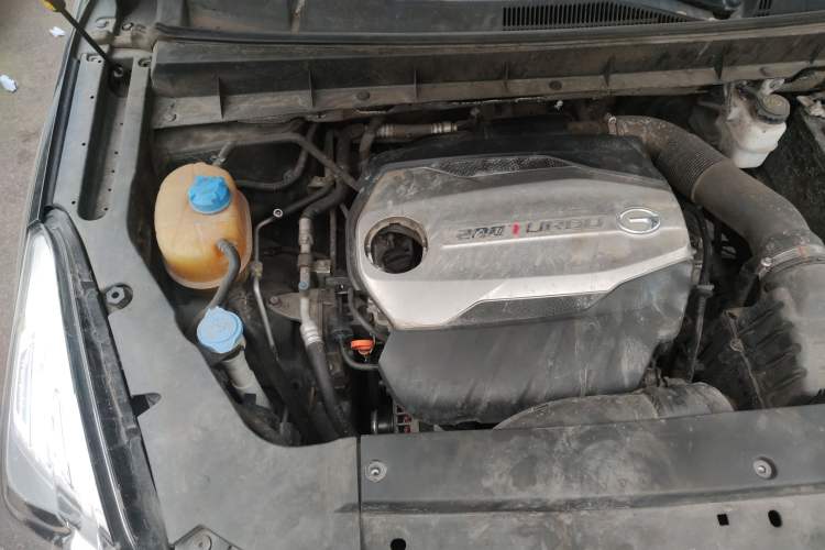 Used GAC Trumpchi GS7 2017 280T Two-Wheel Drive Luxury Model Engine Bay Right