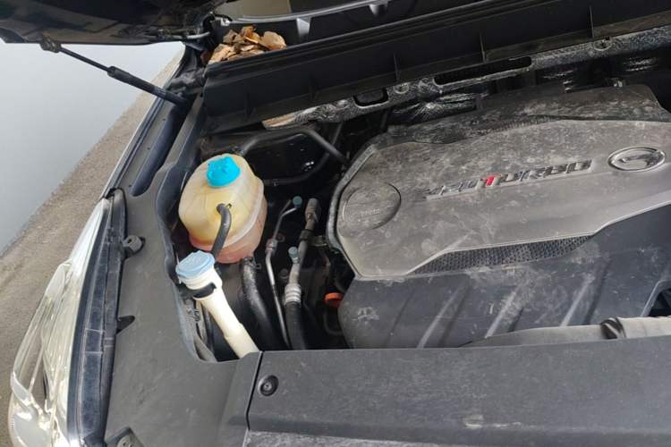 Used GAC Trumpchi GS7 2017 320T Two-Wheel-Drive Luxury Smart Connectivity Model Engine Bay Right