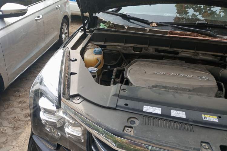 Used GAC Trumpchi GS7 2017 320T Two-Wheel-Drive Luxury Smart Connectivity Model Engine Bay Right