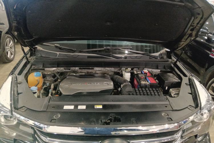 Used GAC Trumpchi GS7 2017 280T Two-Wheel Drive Luxury Model Engine Bay