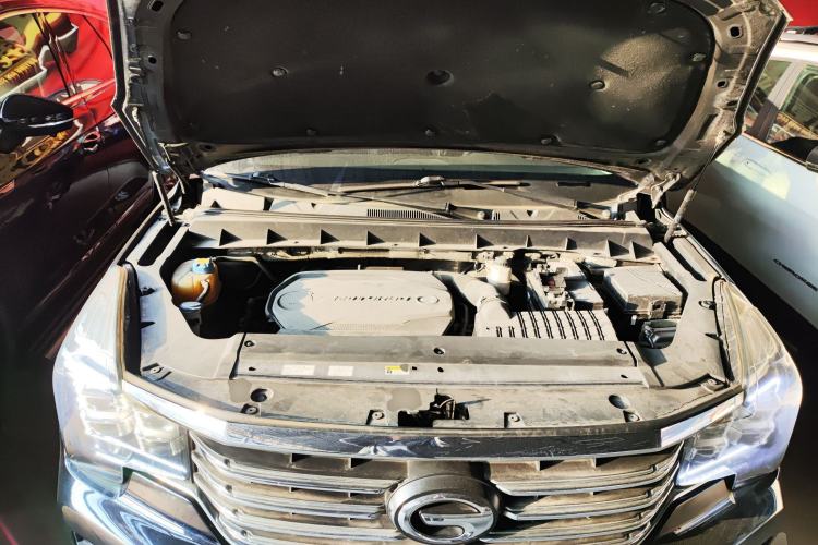 Used GAC Trumpchi GS7 2017 320T Four-Wheel Drive Luxury Smart Connectivity Model Engine Bay