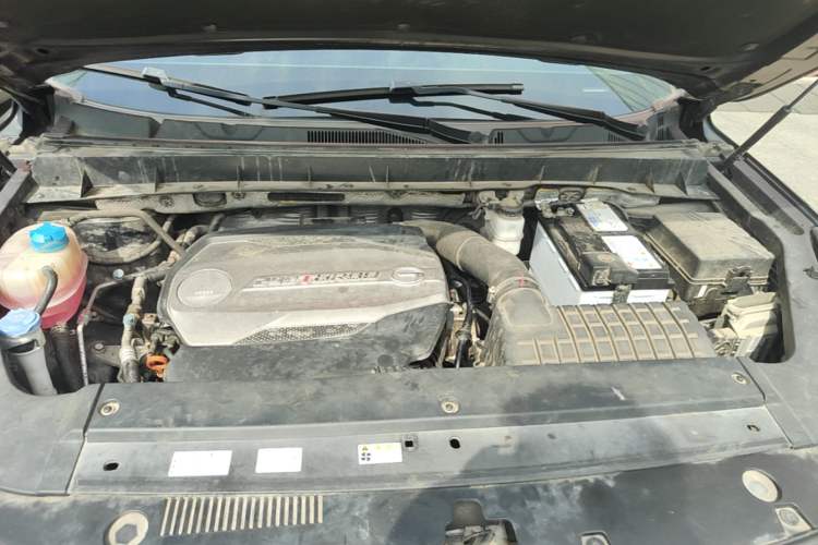 Used GAC Trumpchi GS7 2017 280T Two-Wheel Drive Luxury Model Engine Bay