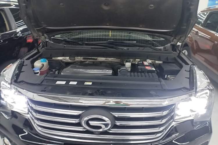 Used GAC Trumpchi GS7 2017 320T Two-Wheel-Drive Luxury Smart Connectivity Model Engine Bay