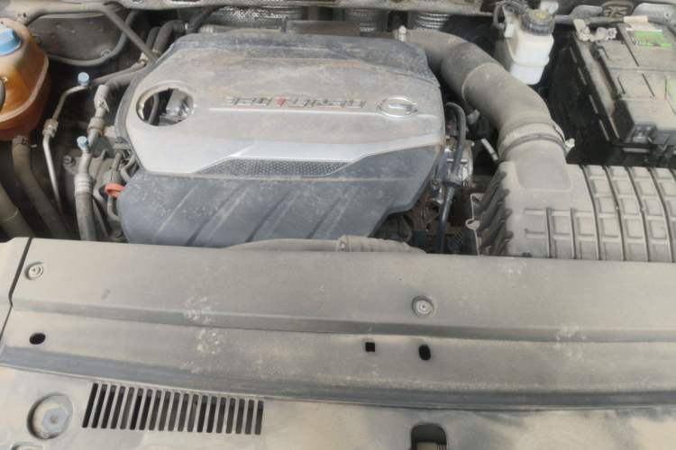 Used GAC Trumpchi GS7 2017 320T Two-Wheel-Drive Luxury Smart Connectivity Model Engine Bay