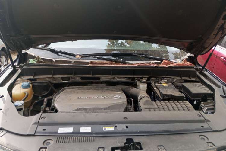 Used GAC Trumpchi GS7 2017 320T Two-Wheel-Drive Luxury Smart Connectivity Model Engine Bay
