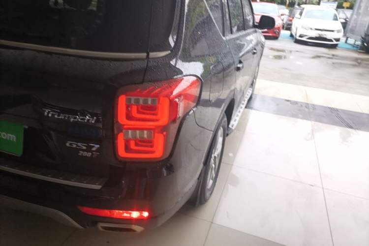 Used GAC Trumpchi GS7 2017 280T Two-Wheel Drive Luxury Model Exterior 3