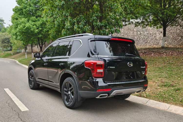 Used GAC Trumpchi GS7 2017 280T Two-Wheel Drive Luxury Model Exterior 3