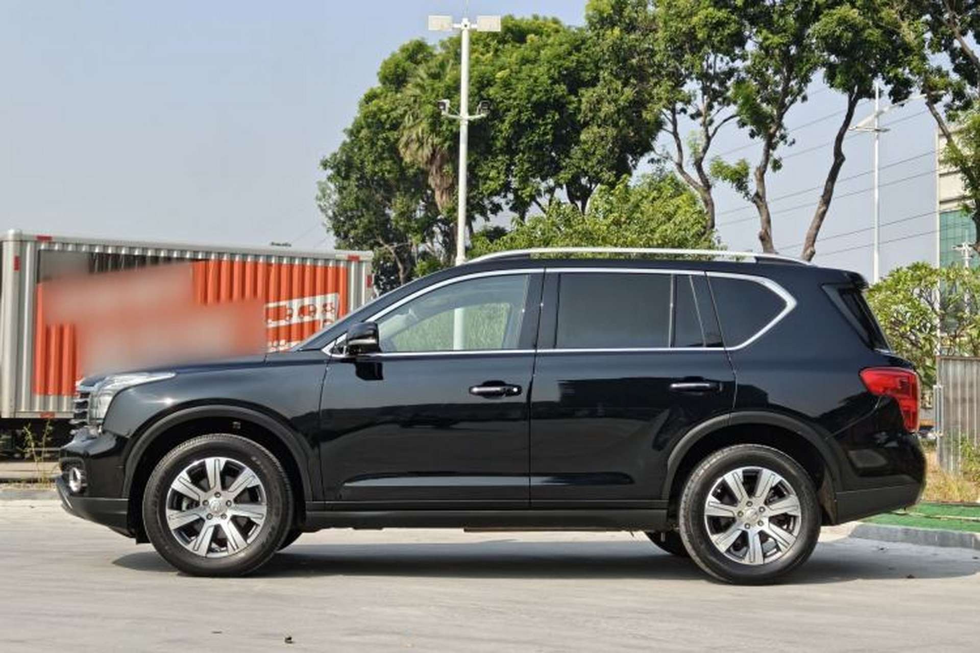 Used GAC Trumpchi GS7 2017 320T Two-Wheel-Drive Luxury Smart Connectivity Model Exterior 3