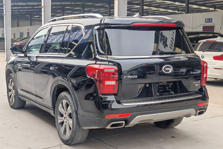Used GAC Trumpchi GS7 2017 320T Two-Wheel-Drive Luxury Smart Connectivity Model Exterior 4