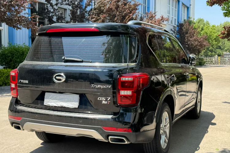 Used GAC Trumpchi GS7 2017 280T Two-Wheel Drive Luxury Model Exterior 4