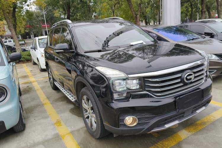 Used GAC Trumpchi GS7 2017 320T Two-Wheel-Drive Luxury Smart Connectivity Model Front Right 45 Deg