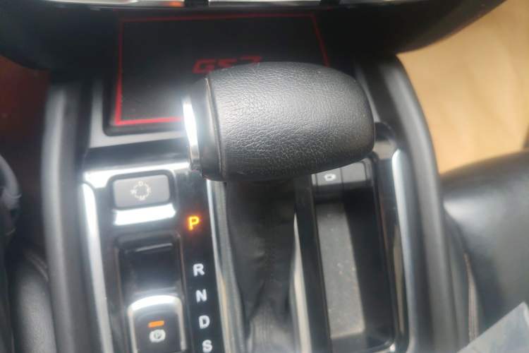 Used GAC Trumpchi GS7 2017 320T Two-Wheel-Drive Luxury Smart Connectivity Model Gear Lever