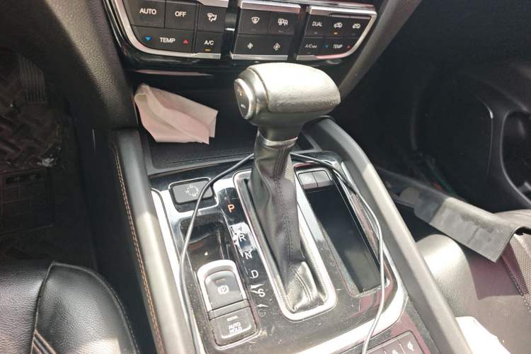 Used GAC Trumpchi GS7 2017 320T Two-Wheel-Drive Luxury Smart Connectivity Model Gear Lever